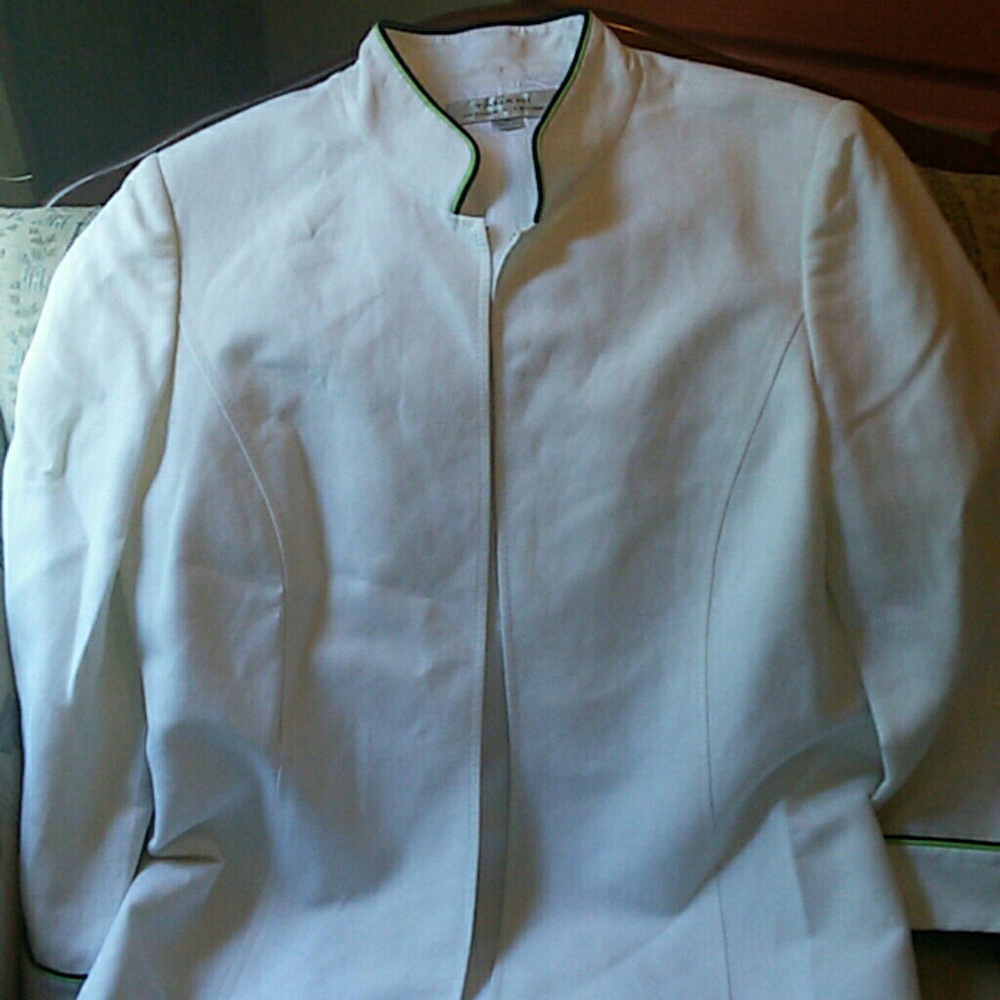 Tahari  jacket  size 10